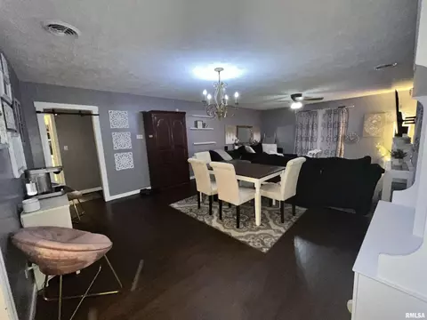 1005 E Griggs St, Marion, IL 62959 photo 10
