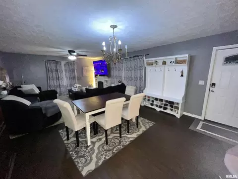 1005 E Griggs St, Marion, IL 62959 photo 13