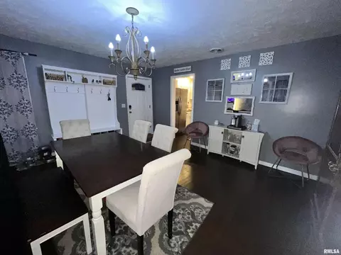 1005 E Griggs St, Marion, IL 62959 photo 12