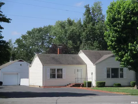 306 Bailey Ln, Benton, IL 62812