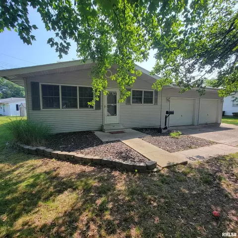16 Cherry Dr, Mount Vernon, IL 62864