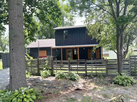 215 N Seba St, Hurst, IL 62949
