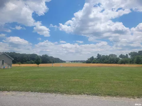 12 Jacob St, Dahlgren, IL 62828