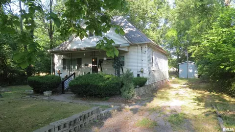 449 N Howard St, Du Quoin, IL 62832