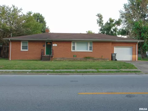 815 W Hendrickson St, Marion, IL 62959