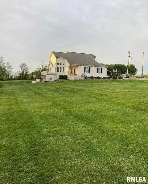 18335 Akin Blacktop Blacktop, Benton, IL 62812