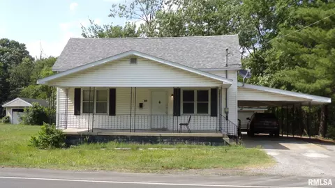 708 W Poplar St, Harrisburg, IL 62946