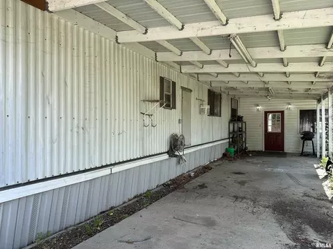 1108 N 9th St, Herrin, IL 62948 photo 2