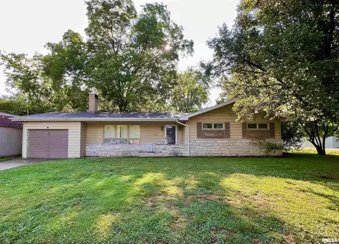 701 S Adams St, West Frankfort, IL 62896