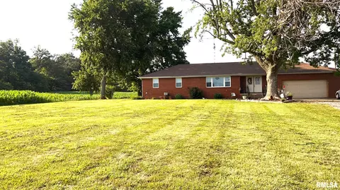 15797 Willis Rd, Benton, IL 62812