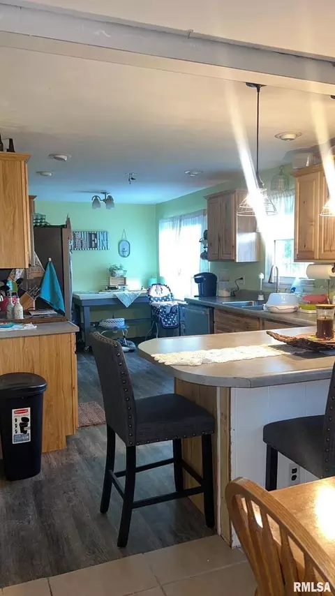 15797 Willis Rd, Benton, IL 62812 photo 9