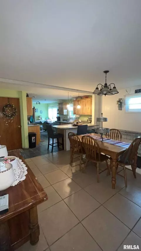 15797 Willis Rd, Benton, IL 62812 photo 7
