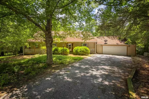 4 Southmoor St, Carbondale, IL 62903