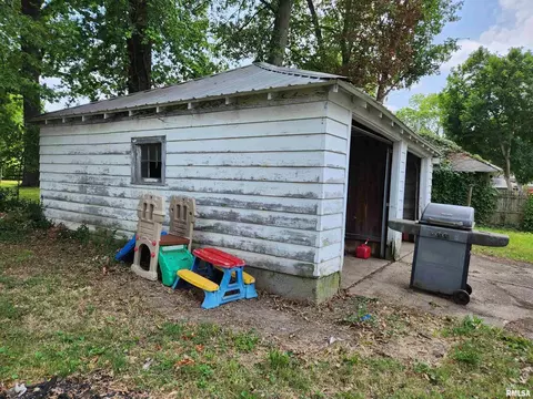 815 Maple St, Mount Vernon, IL 62864 photo 4