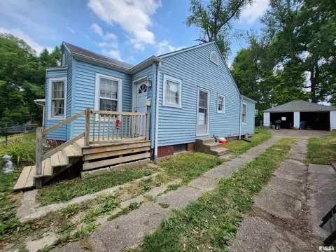 815 Maple St, Mount Vernon, IL 62864 photo 2