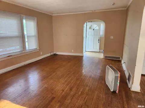 817 Maple St, Mount Vernon, IL 62864 photo 3