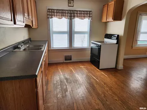 817 Maple St, Mount Vernon, IL 62864 photo 6
