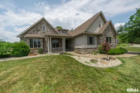 504 David Livingstone Dr, Carterville, IL 62918