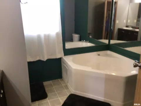 212 E 3rd St, Kell, IL 62853 photo 9