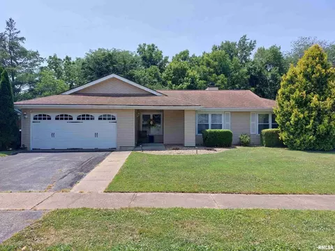 4225 Sassafras Ln, Mount Vernon, IL 62864