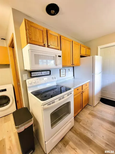 815 E 4th St, Flora, IL 62839 photo 17