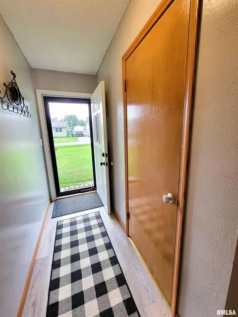 815 E 4th St, Flora, IL 62839 photo 44