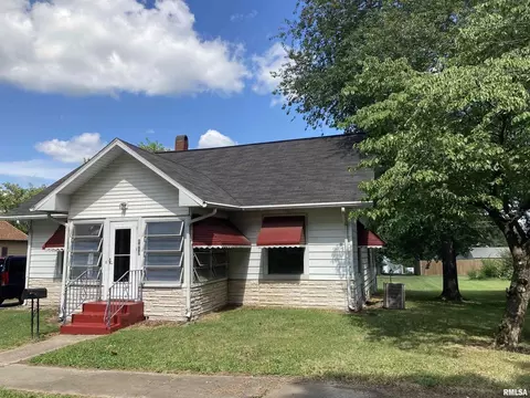 1012 S 12th St, Herrin, IL 62948