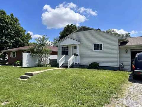 1121 Frazier Ave, Centralia, IL 62801