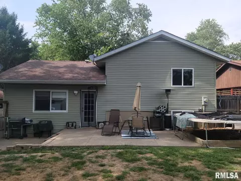 115 Young Ave, Anna, IL 62906 photo 4