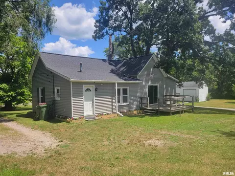 207 N Oak St, Bluford, IL 62814