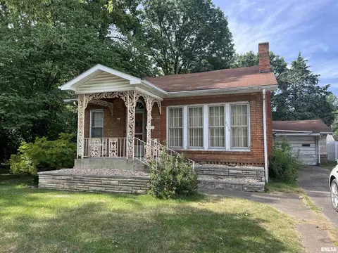 2214 Walnut St, Murphysboro, IL 62966 photo 2