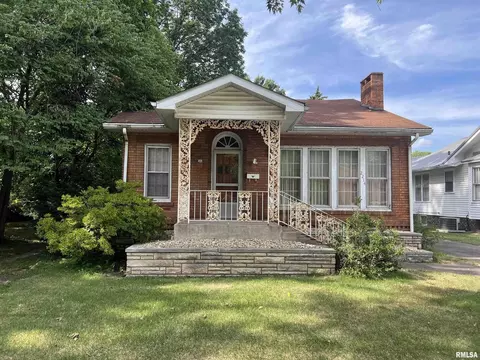 2214 Walnut St, Murphysboro, IL 62966
