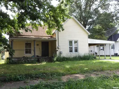 704 Barham St, Johnston City, IL 62951