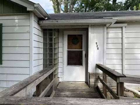 938 N 22nd St, Murphysboro, IL 62966