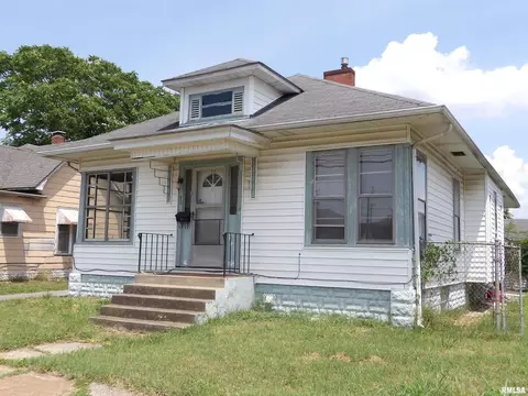 105 S Buchanan St, Marion, IL 62959