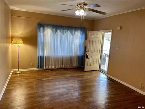 808 W Harrison St, Herrin, IL 62948 photo 6