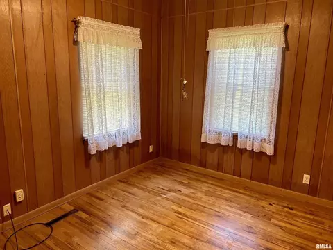 808 W Harrison St, Herrin, IL 62948 photo 7