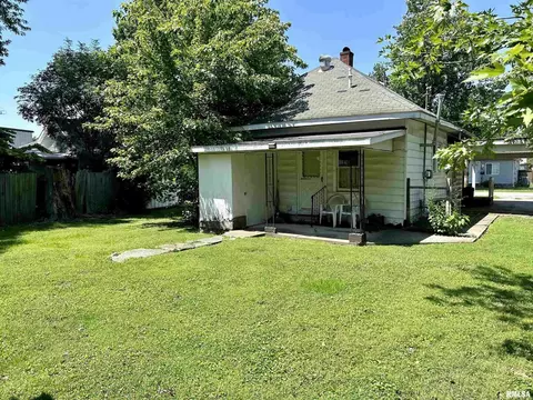 808 W Harrison St, Herrin, IL 62948 photo 17