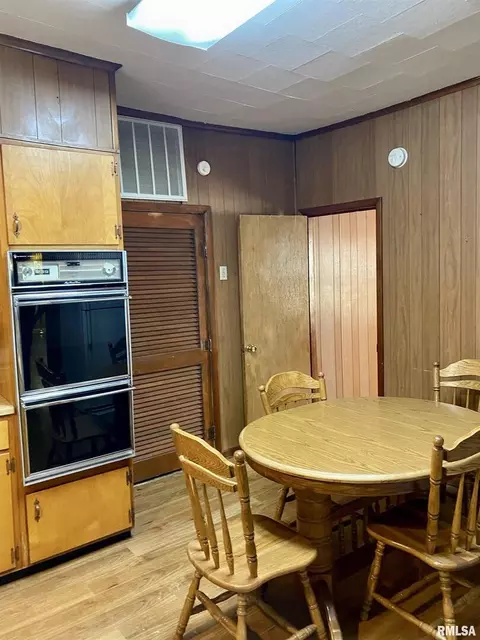 808 W Harrison St, Herrin, IL 62948 photo 5