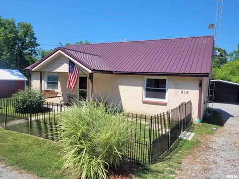 815 N 4th St, Mount Vernon, IL 62864