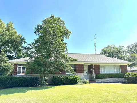 40 Evergreen, Centralia, IL 62801