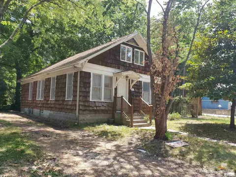 405 S Forest Ave, Carbondale, IL 62901