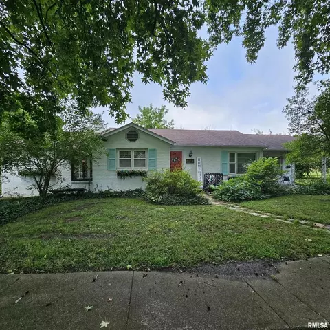 401 S Main Cross St, Galatia, IL 62935