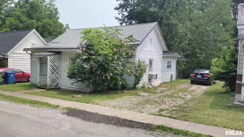 110 Clemens St, Cobden, IL 62920