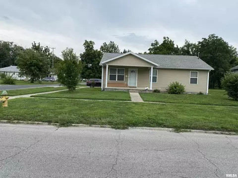 557 N Hickory St, Centralia, IL 62801