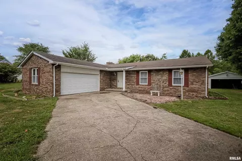 12545 Saraville Rd, Marion, IL 62959