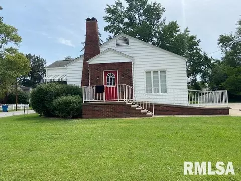 706 N Main St, Benton, IL 62812