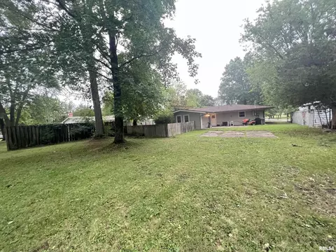830 Stardust Dr, Herrin, IL 62948 photo 3