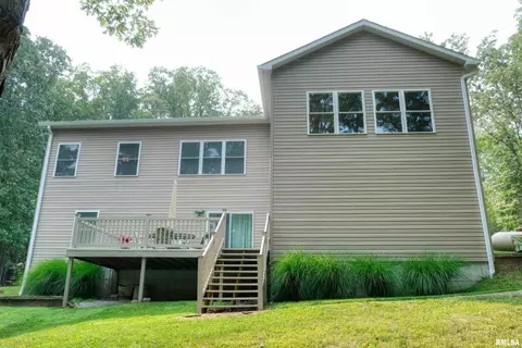 140 Rocky Pt, Goreville, IL 62939