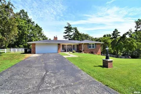 2912 Peach St, Mount Vernon, IL 62864